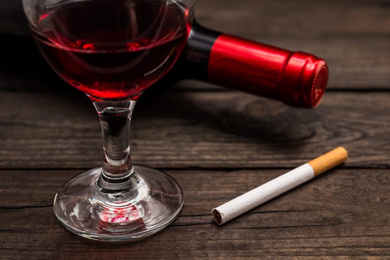 Вино предотвращает рак легких