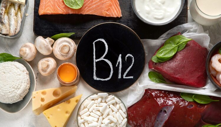 Витамин B12 в спорте: роль, источники, как принимать
